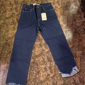 Women’s Levi’s Straight Leg Jeans!